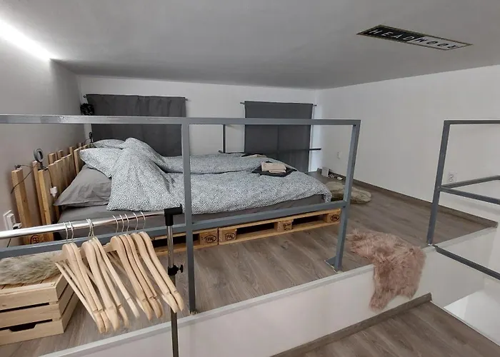 Headroom Apartment